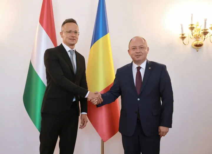 Szijjártó Péter és Bogdan Aurescu idén júliusi találkozója Bukarestben – Fotó: Román Külügyminisztérium Facebook oldala