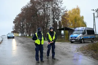Teljes hírzárlat van a lengyelországi rakétabecsapódás helyszínén, több háztömböt lezártak a rendőrök
