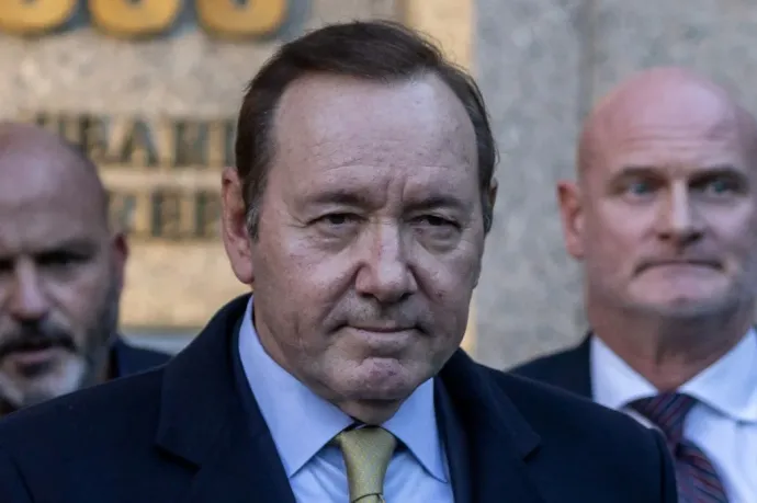 Hét további szexuális zaklatással kapcsolatos ügyben indítanak vizsgálatot Kevin Spacey ellen