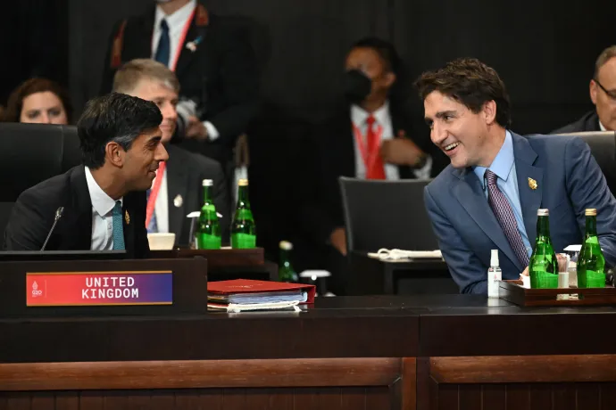 Rishi Sunak brit miniszterelnök Justin Trudeau kanadai miniszterelnökkel beszélget a G20-ak vezetőinek csúcstalálkozóján Balin 2022. november 15-én – Fotó: Saul Loeb / AFP