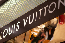 A tömeges elszegényedés mellett nő a luxuscikkek iránti kereslet