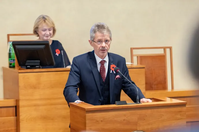 A csehek szerint elfogadhatatlan a magyar kormány politikája, elmarad a V4-házelnökök jövő heti találkozója