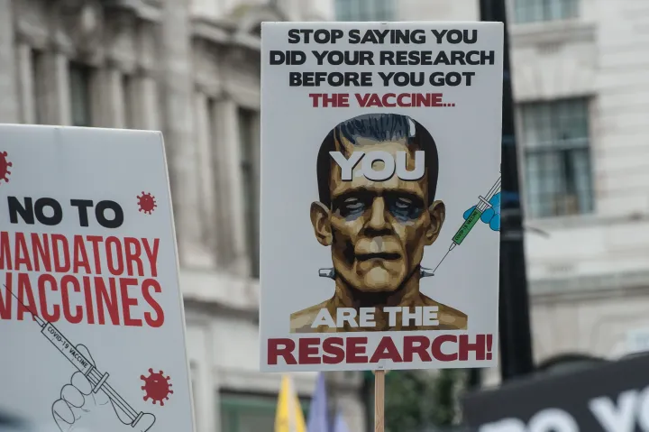 Covid-oltás-ellenes tüntetés januárban Londonban – Fotó: Guy Smallman / 2022 Guy Smallman