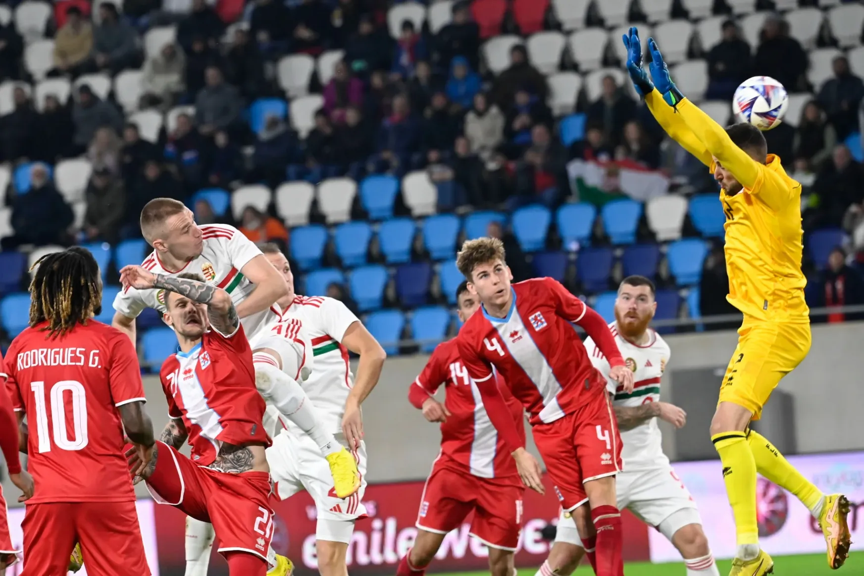Luxemburgi átok ül a magyar fociválogatotton, csak döntetlenre futotta
