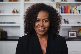 Michelle Obama inkább kivasalta az afro haját, mert az amerikaiak szerinte nem álltak készen a természetes hajára