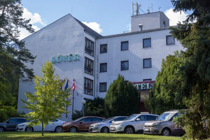 A Hotel Lővér épülete – Fotó: Baranyai Balázs / MTI bizományosi