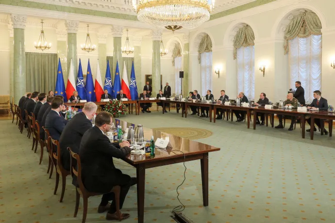 A lengyel nemzetbiztonsági tanács ülése a varsói elnöki palotában 2022. november 16-án – Fotó: Pawel Supernak / PAP / EPA / MTI