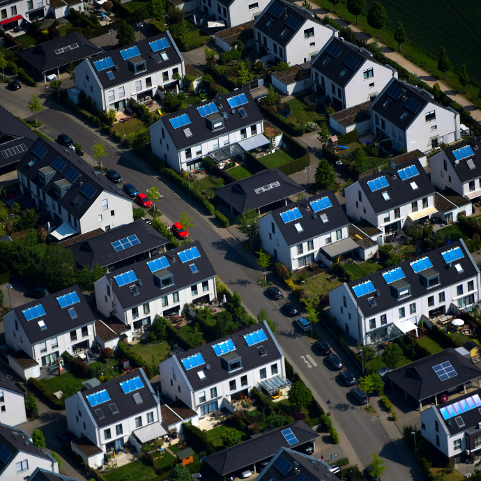 Mennyivel értékesebb egy ház, ha nulla a rezsije napelemeknek köszönhetően?