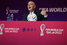 FIFA-elnök: Ki lehet bírni három órán át alkohol nélkül
