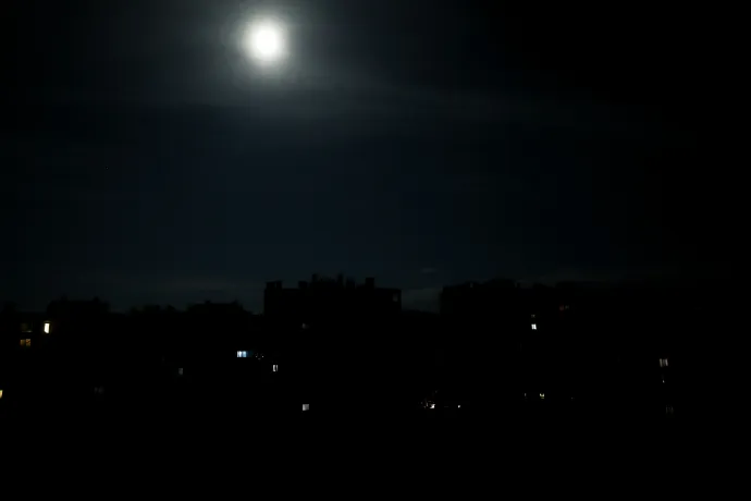 Az ország elhagyására biztatja az ukránokat egy energetikai vállalat, hogy spórolni tudjanak az árammal