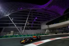 Erőlködés nélkül Verstappené az F1-szezon utolsó időmérője