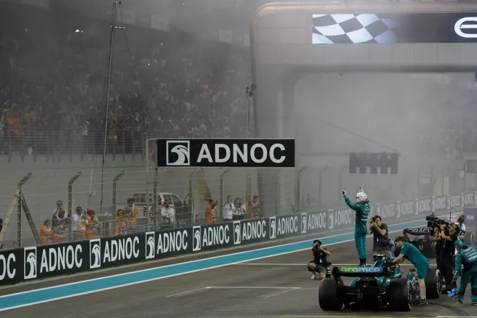 Verstappen nyert Abu-dzabiban, de a legnagyobb ünneplést az F1-től visszavonuló Vettel kapta