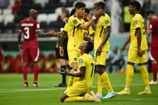Elindult a foci-vb: visszafogott megnyitó után Katar–Ecuador 0-2