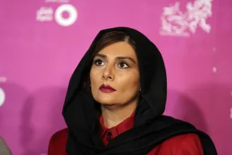 Letartóztattak két iráni színésznőt, mert levették a hidzsábot