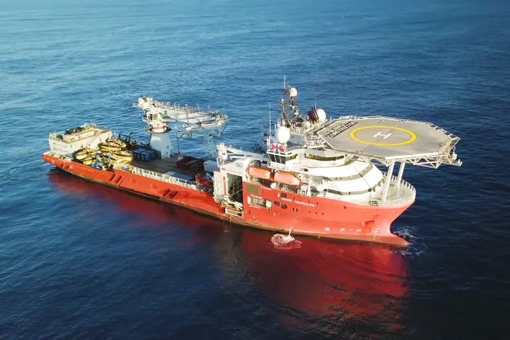 Az Egyesült Királyság MROSS típusú óceánfigyelő hajója – Fortás: Ocean Infinity