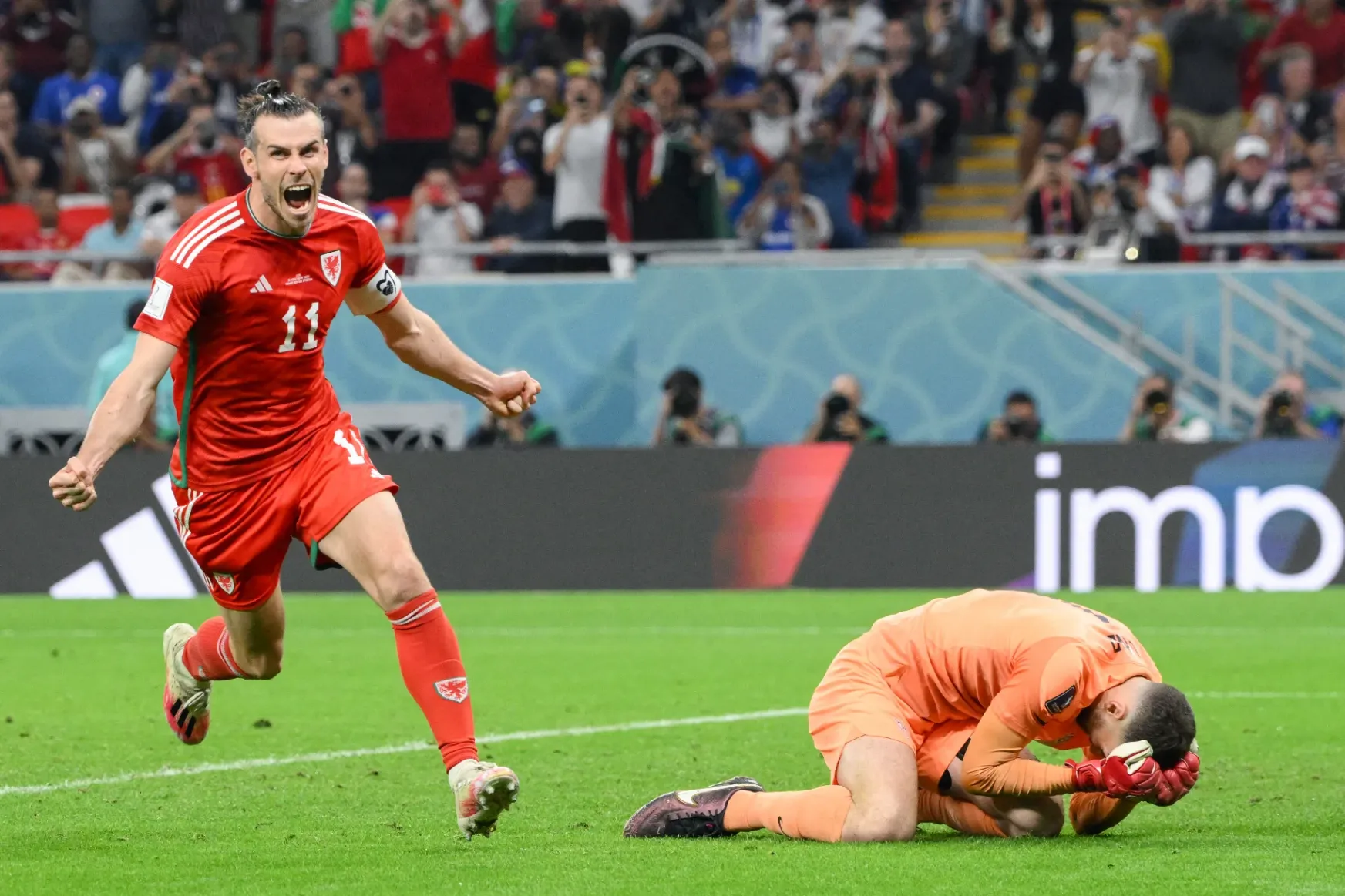 Megint Bale lett a walesiek hőse, megvan a vb első döntetlenje