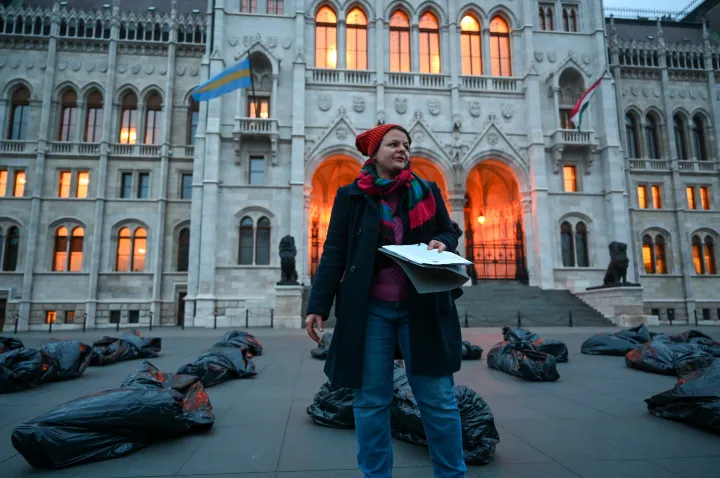 Kovács Vera a tiltakozáson – Fotó: Melegh Noémi Napsugár / Telex