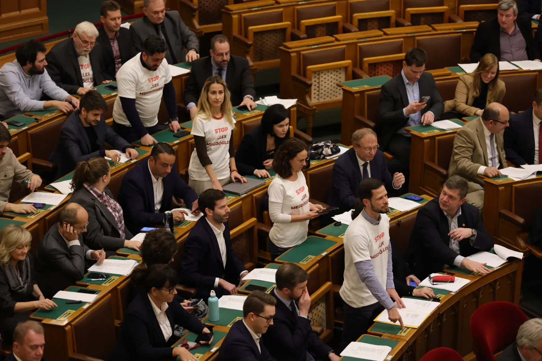 A tiltakozások ellenére megszavazták a szociális törvény módosítását