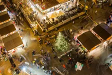 A karácsonyi vásárt rendező Fidesz-közeli cég is kedvezményes áron használhatja a Vörösmarty teret