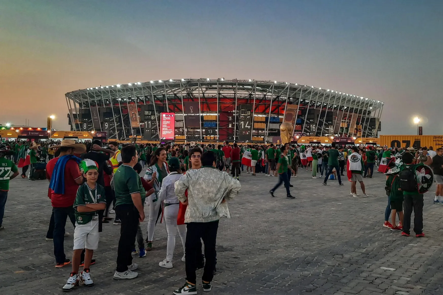 Beleremegett a mexikói szurkolásba a szét- és összelegózható vb-stadion
