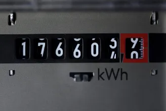 Módosították az energiarendeletet: 1,3 lej/kWh lenne a felső ár a villamos energiára