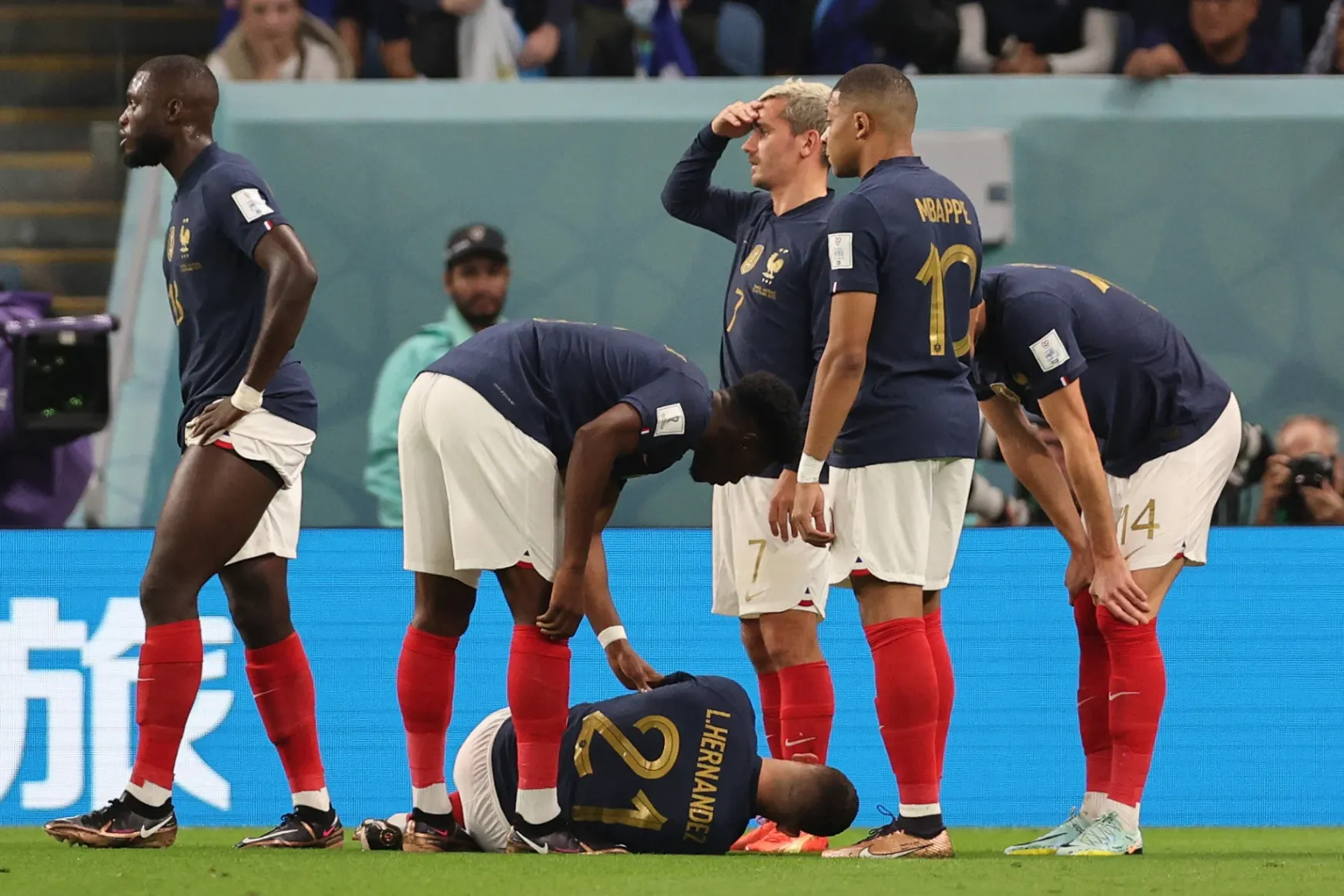 Benzema és Pogba után újabb alapemberét veszítette el a francia válogatott sérülés miatt