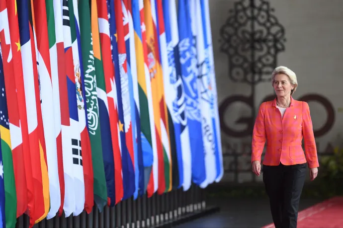 Népszava: A Bizottság 3000 milliárd forintnyi EU-s forrás felfüggesztését fogja javasolni