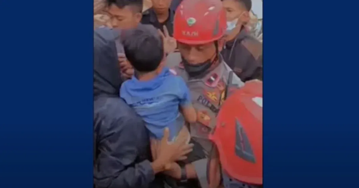 Földrengés Indonéziában: egy ötéves kisfiút két nap után mentettek ki a romok alól