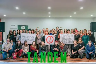 Szlovákiai pedagógusok álltak ki a tiltakozó magyar tanárok mellett