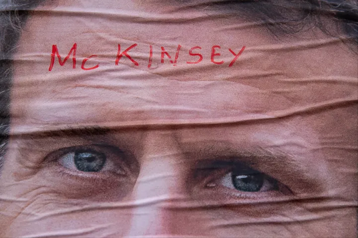 A francia korrupciós ügyészség vizsgálja a McKinsey tanácsadó cég szerepét Macron kampányaiban