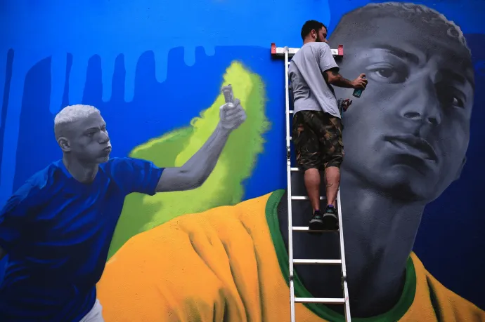 Óriási falfestmény készül Sao Paulóban a Tottenham brazil játékosáról, Richarlisonról – Fotó: Ettore Chiereguini / AGIF / AFP