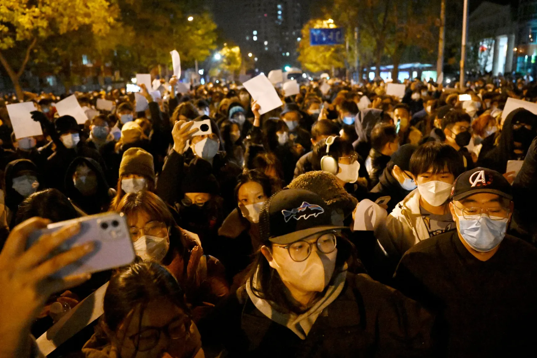 Korlátozott, mégis példátlan tüntetéseket szült a zéró-Covid Kínában