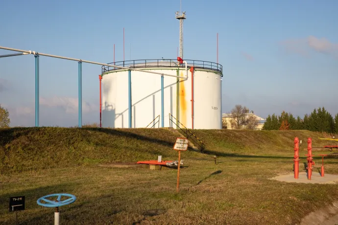 A Mol algyői kőolaj-főgyüjtője – Fotó: Hevesi-szabó Lujza / Telex