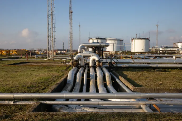A Mol algyői kőolaj-főgyüjtője – Fotó: Hevesi-szabó Lujza / Telex