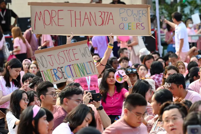 LMBTQ+-tüntetés Szingapúrban nyáron – Fotó: Roslan Rahman / AFP