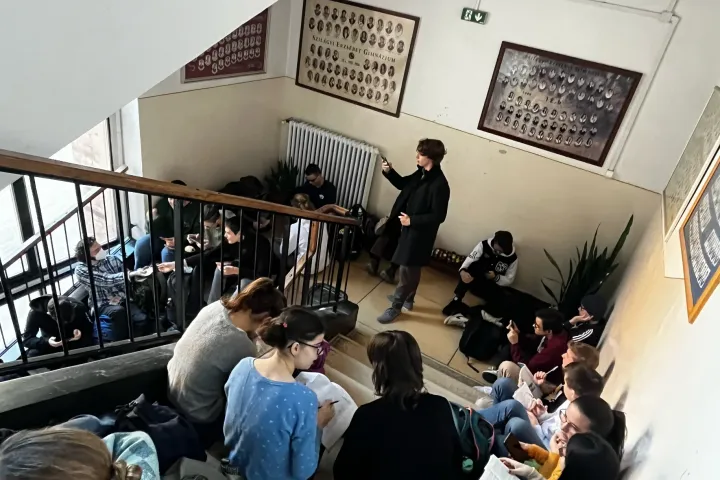 Students holding a sit-in at Szilágyi Erzsébet Gimnázium in Budapest on Thursday morning – Reader photo