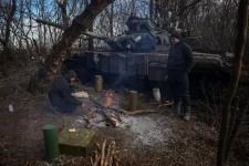 Fogolycserét ígérnek az oroszok Donyeckben, Ukrajna pénzt kap aknamentesítésre