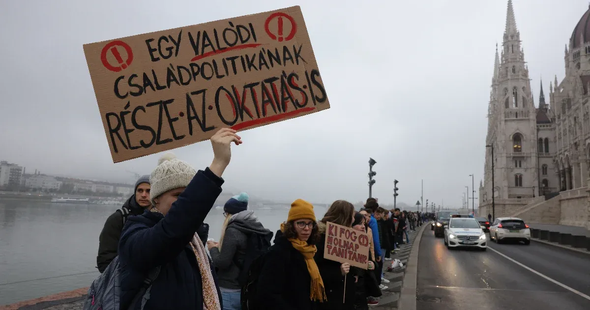 A Belügyminisztérium most látta elérkezettnek az időt, hogy megkérdezze a szülőket a közoktatásról