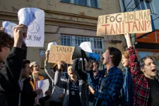 Feljelentést tett a Momentum politikusa a Karinthy Gimnázium hat tanárának azonnali kirúgása miatt