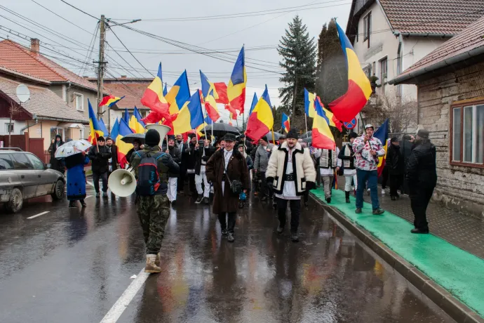 Nagy-Romániát követeltek és hórát jártak a román nacionalisták Kézdivásárhely központjában