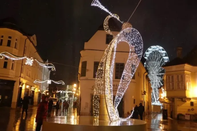 A győri polgármester elengedte volna a díszkivilágítást, de a helyiek fellázadtak