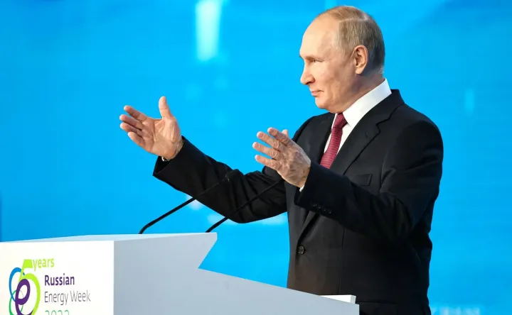 Vlagyimir Putyin orosz elnök beszédet mond a 2022-es orosz energiahéten Moszkvában 2022. október 12-én – Fotó: Kremlin Press Office / handout / Anadolu Agency