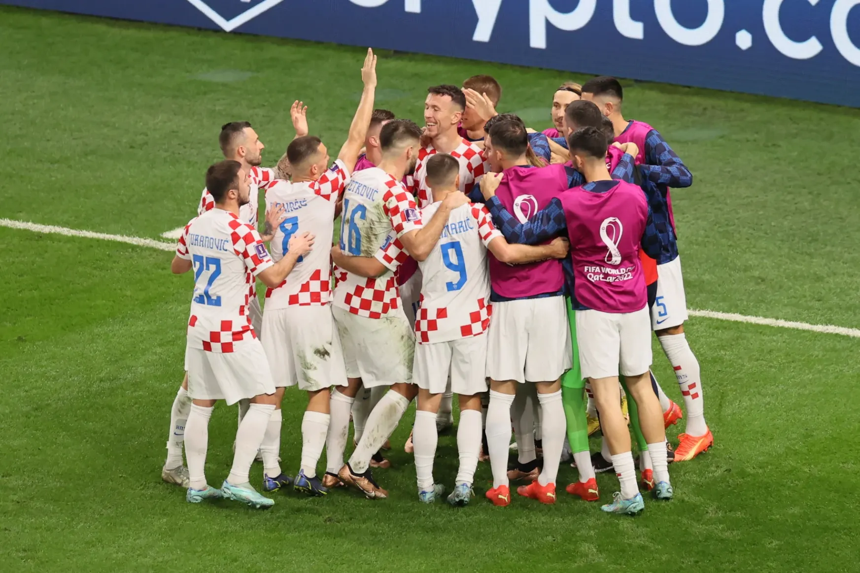 Három büntetőt fogott meg a horvát kapus, Japánt verve negyeddöntősök