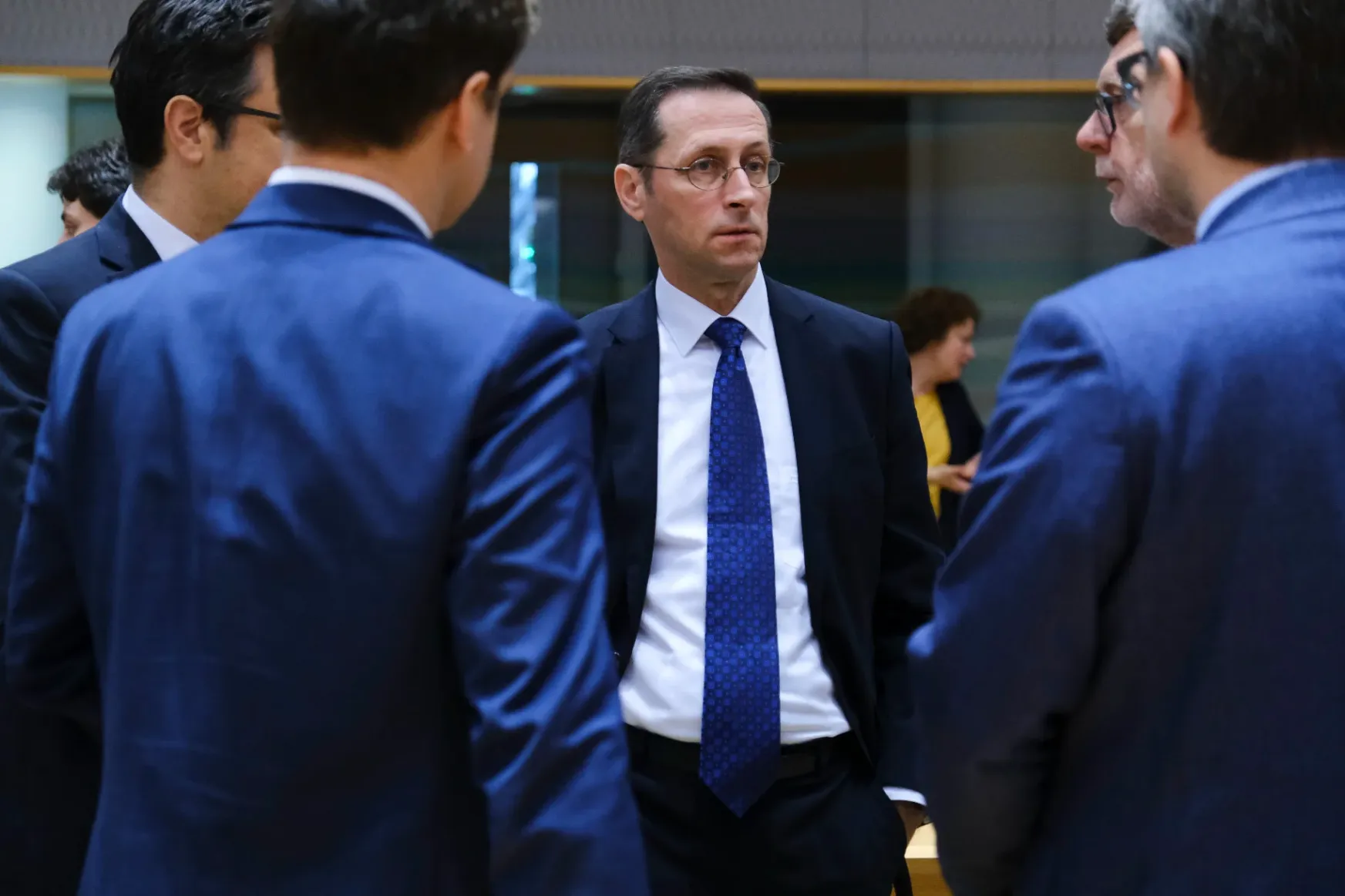 Hungary vetoes joint loan for Ukraine