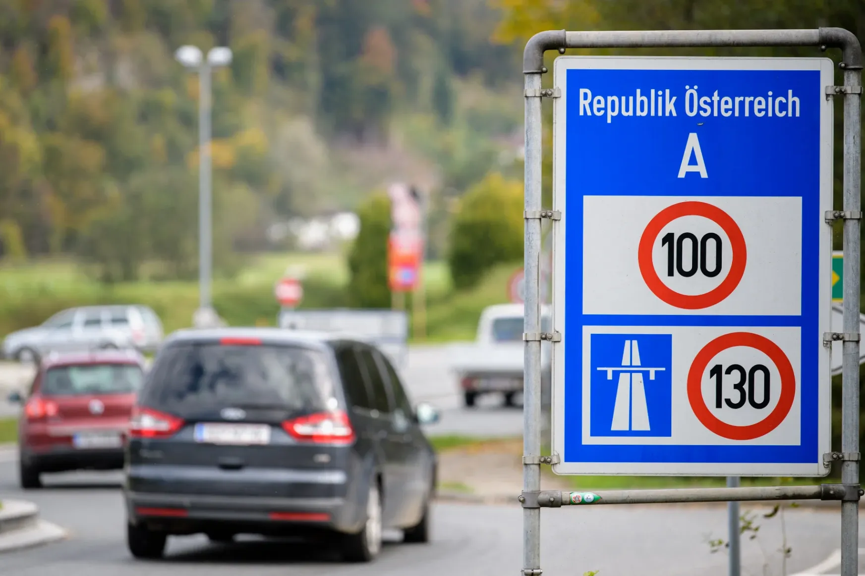 Elkobozhatják az utakon száguldozók autóit Ausztriában