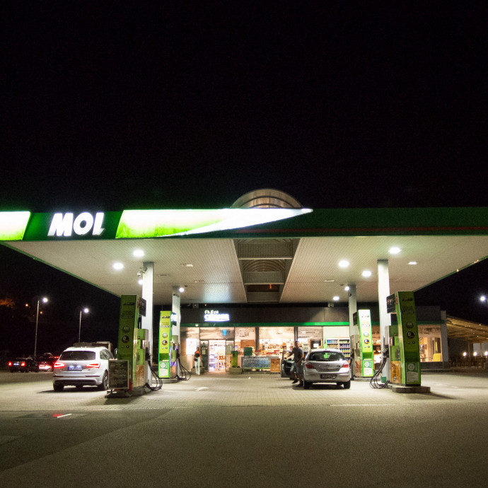 Nem azért nincs benzin a kutakon, mert nálunk nőtt volna legjobban a fogyasztás
