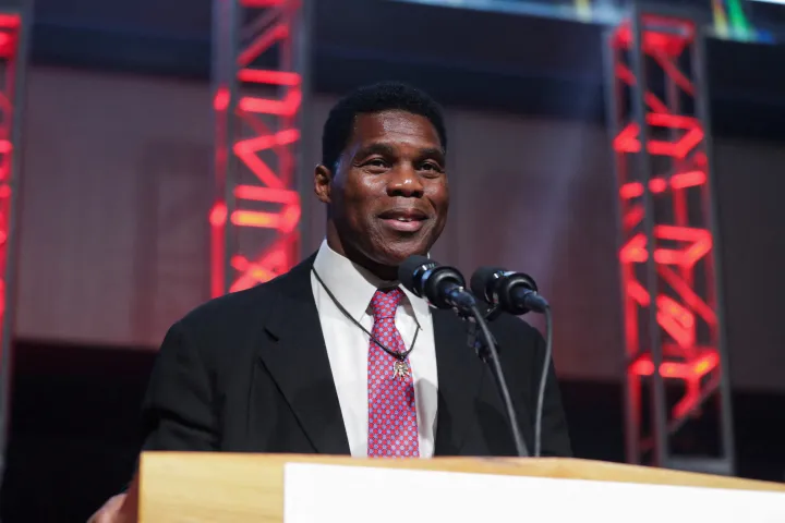 Herschel Walker beszédet mond kedd este, miután kiderült, hogy veszített Warnockkal szemben – Fotó: Alyssa Pointer / Reuters