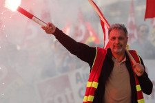 Mire és hogyan hat a minimálbér-emelés?