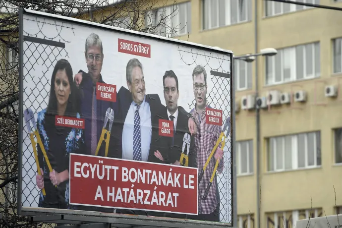 Az Együtt bontanák le a határzárat feliratú plakáton Soros György és az ellenzék tagjai láthatóak Budapesten 2018. február 2-án – Fotó: Kovács Tamás / MTI