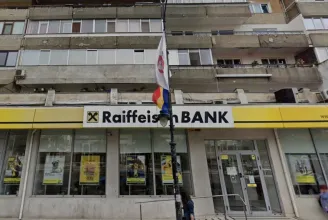 Bosszú: kipakolná egy lakótársulás a tömbházuk földszintjén működő osztrák bankot és holland üzletet